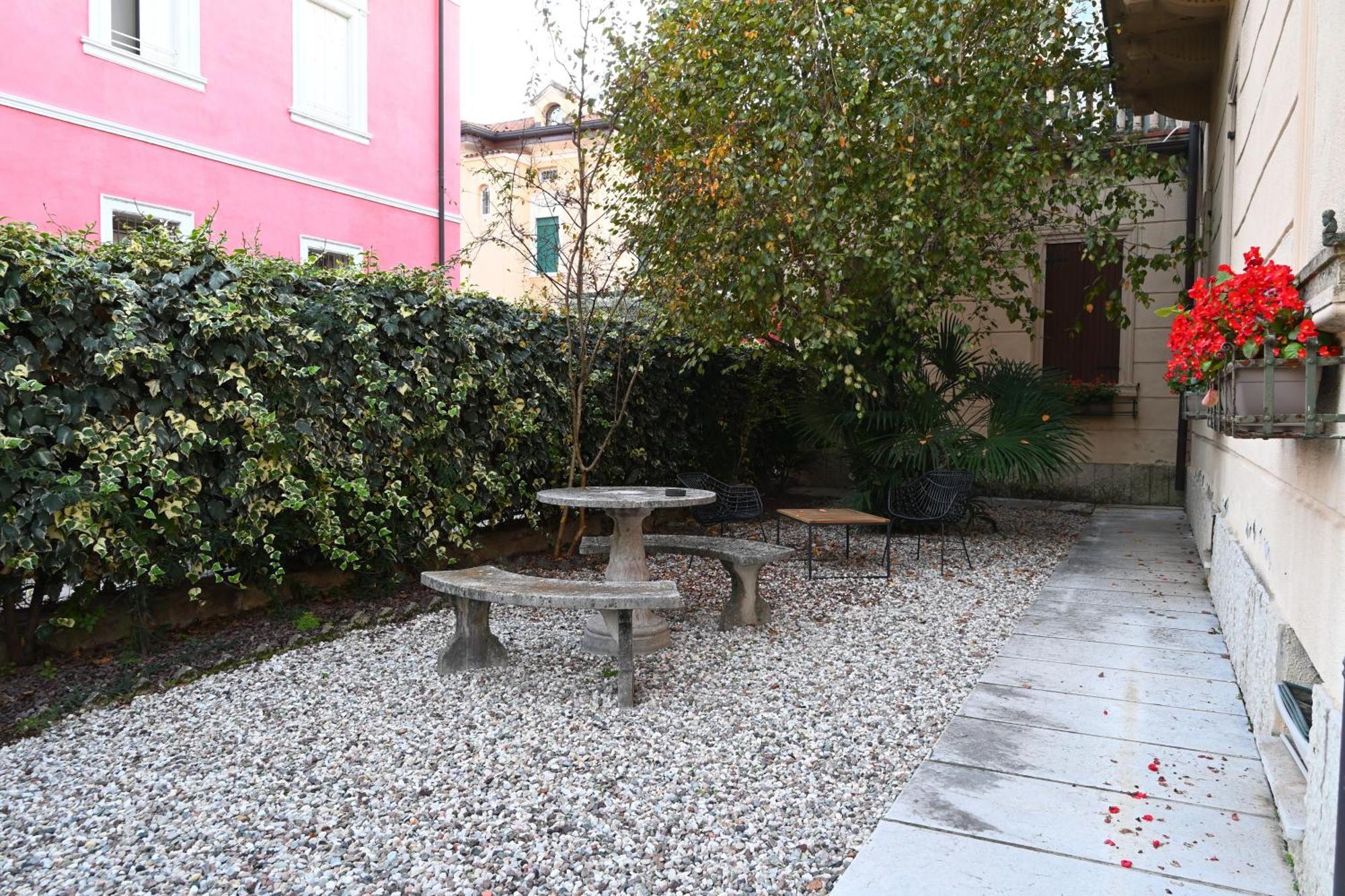 Dimora Montecchi Otel Verona Dış mekan fotoğraf